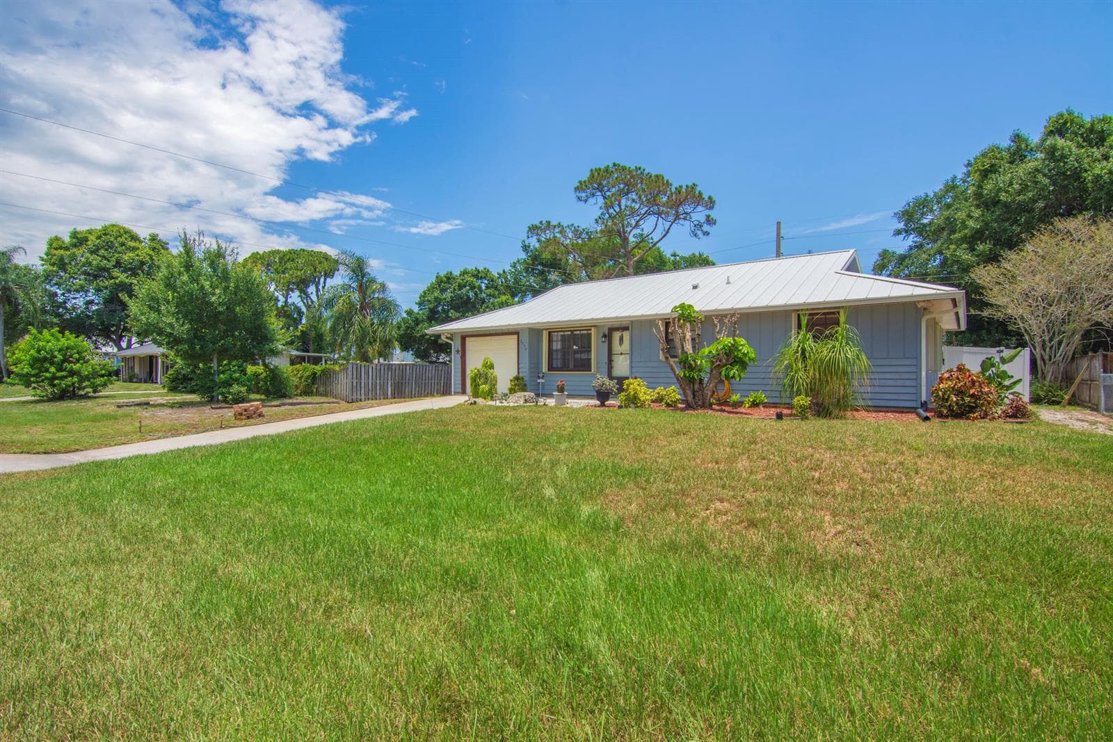 7590 58TH Court, Vero Beach, FL 32967 photo 2