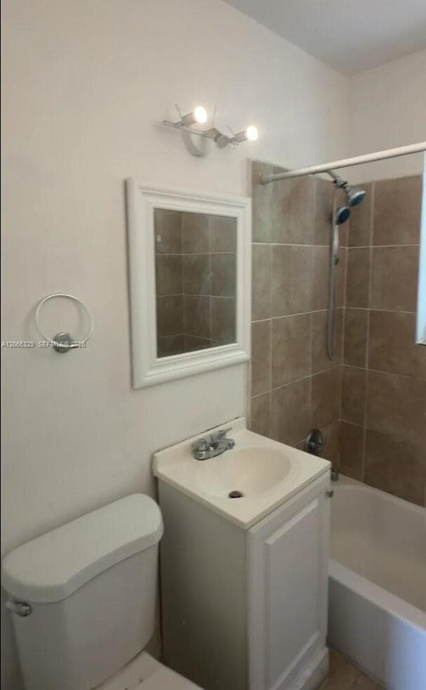 640 SW 5th St # 4, Miami, FL 33130 photo 4