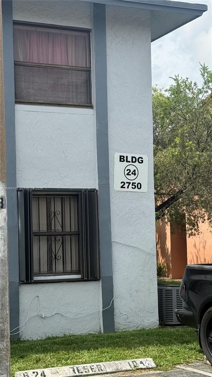 2750 W 63rd Pl # 12-24, Hialeah, FL 33016 photo 2