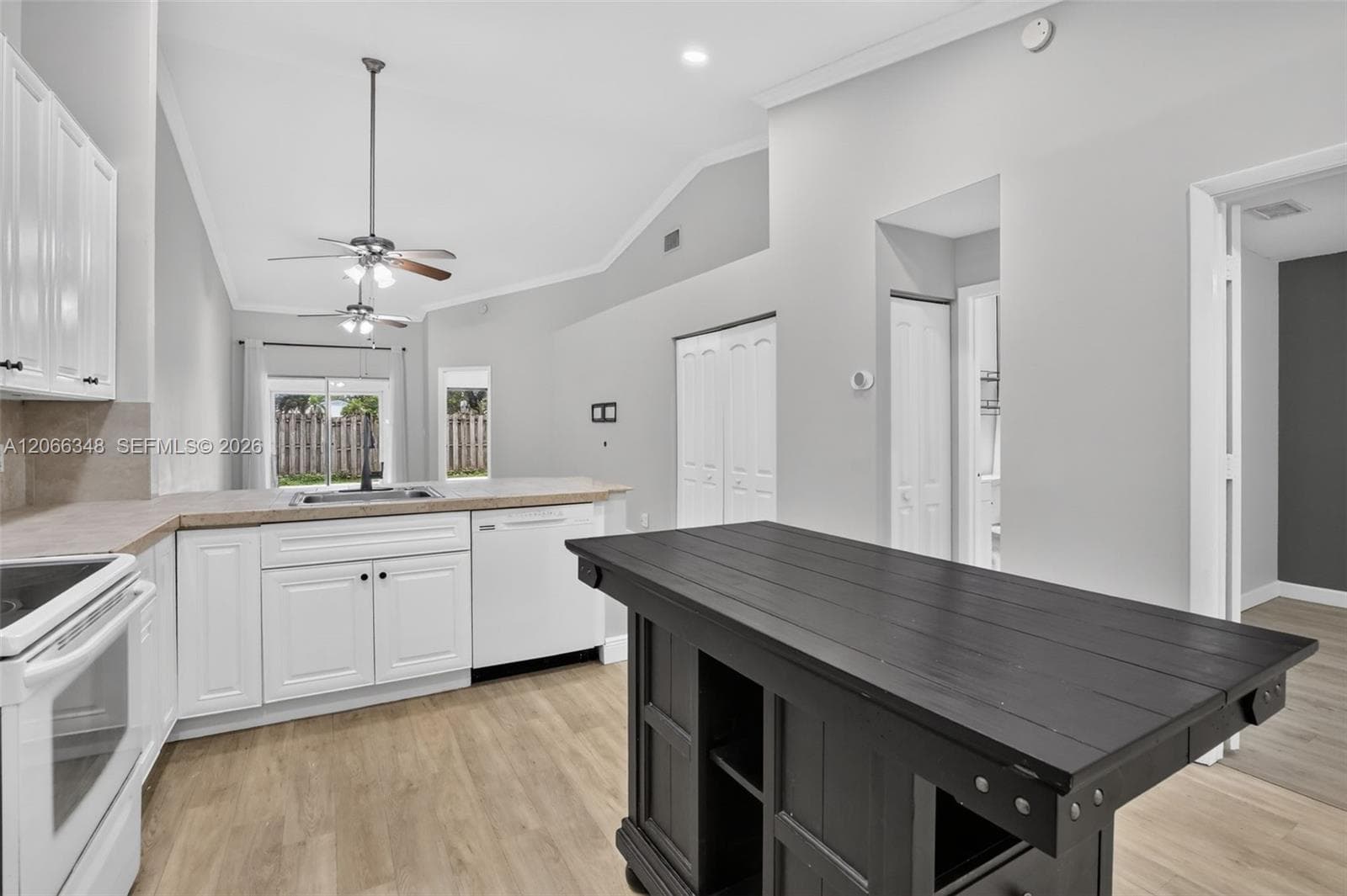 11065 NW 38th Pl, Sunrise, FL 33351 photo 5