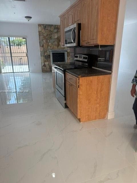 19630 cypress   ct # 19630, Miami Lakes, FL 33015 photo 2
