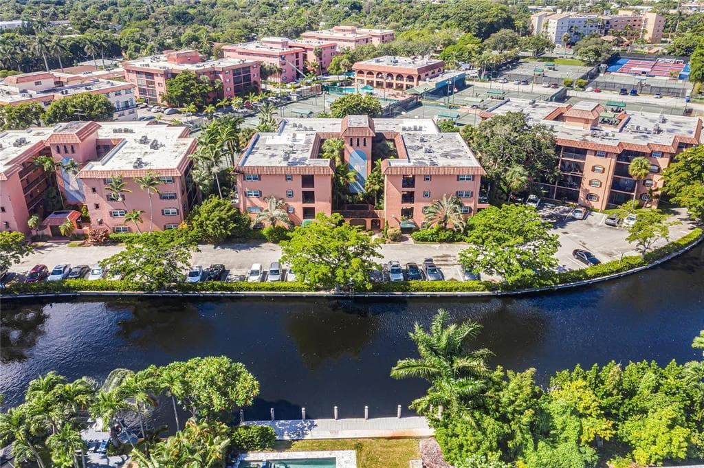 620 Tennis Club Drive # 103, Fort Lauderdale, FL 33311