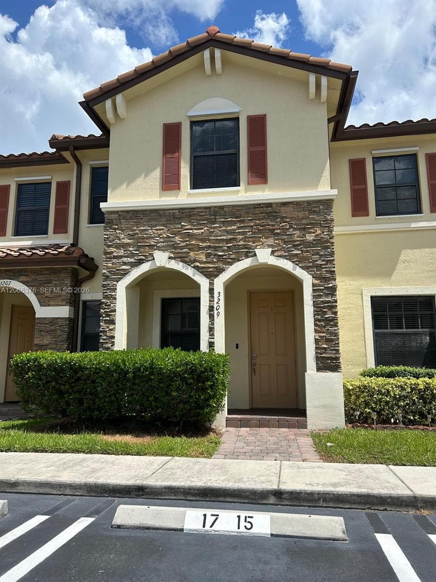 3209 SE 5th St, Homestead, FL 33033 photo 2
