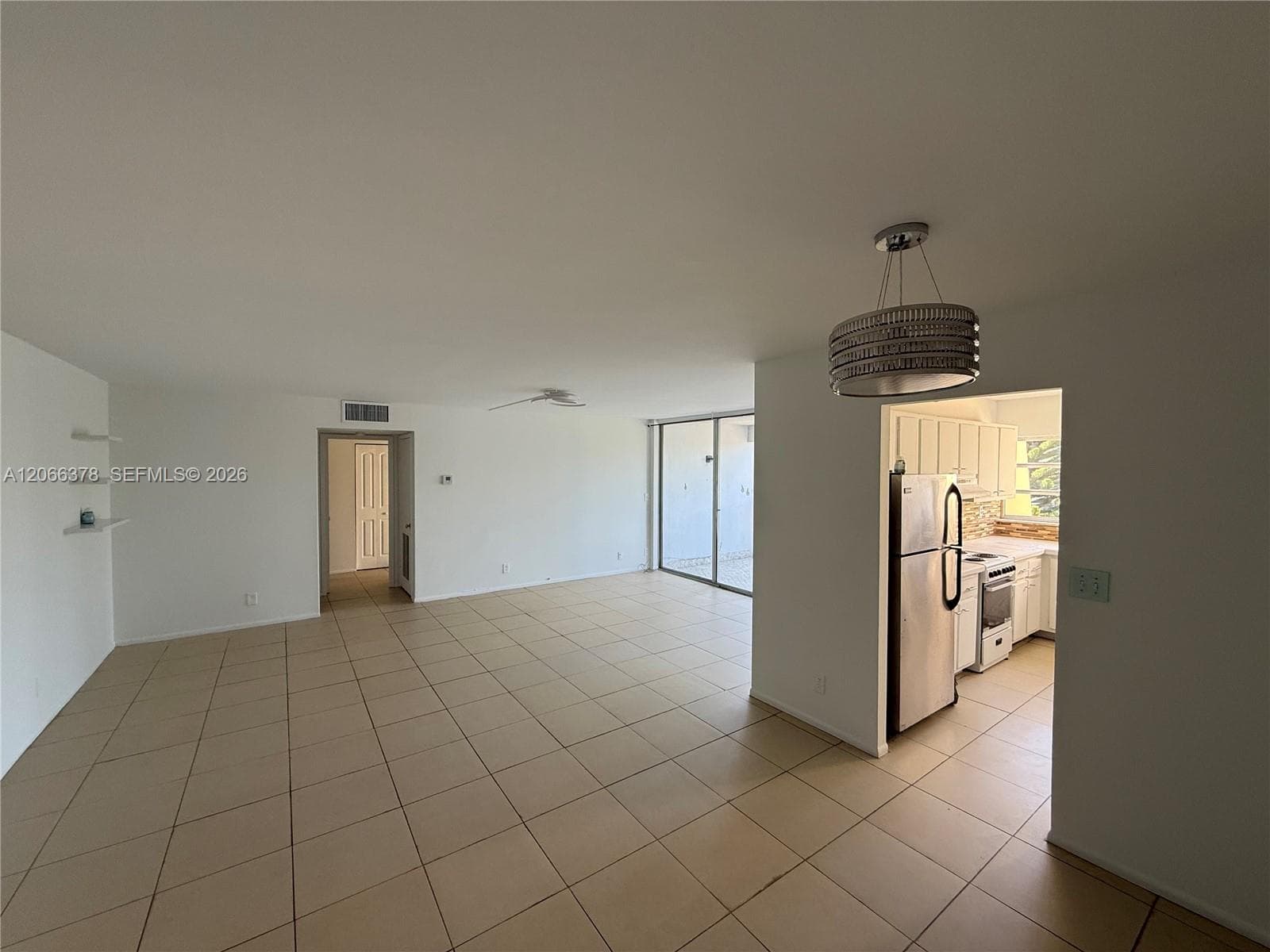 952 NE 199th St # 4K, Miami, FL 33179 photo 2