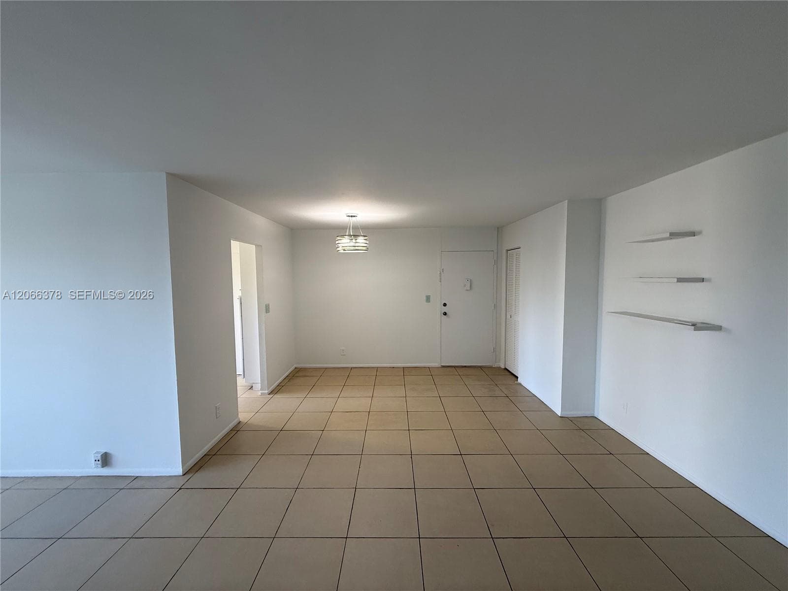 952 NE 199th St # 4K, Miami, FL 33179 photo 4