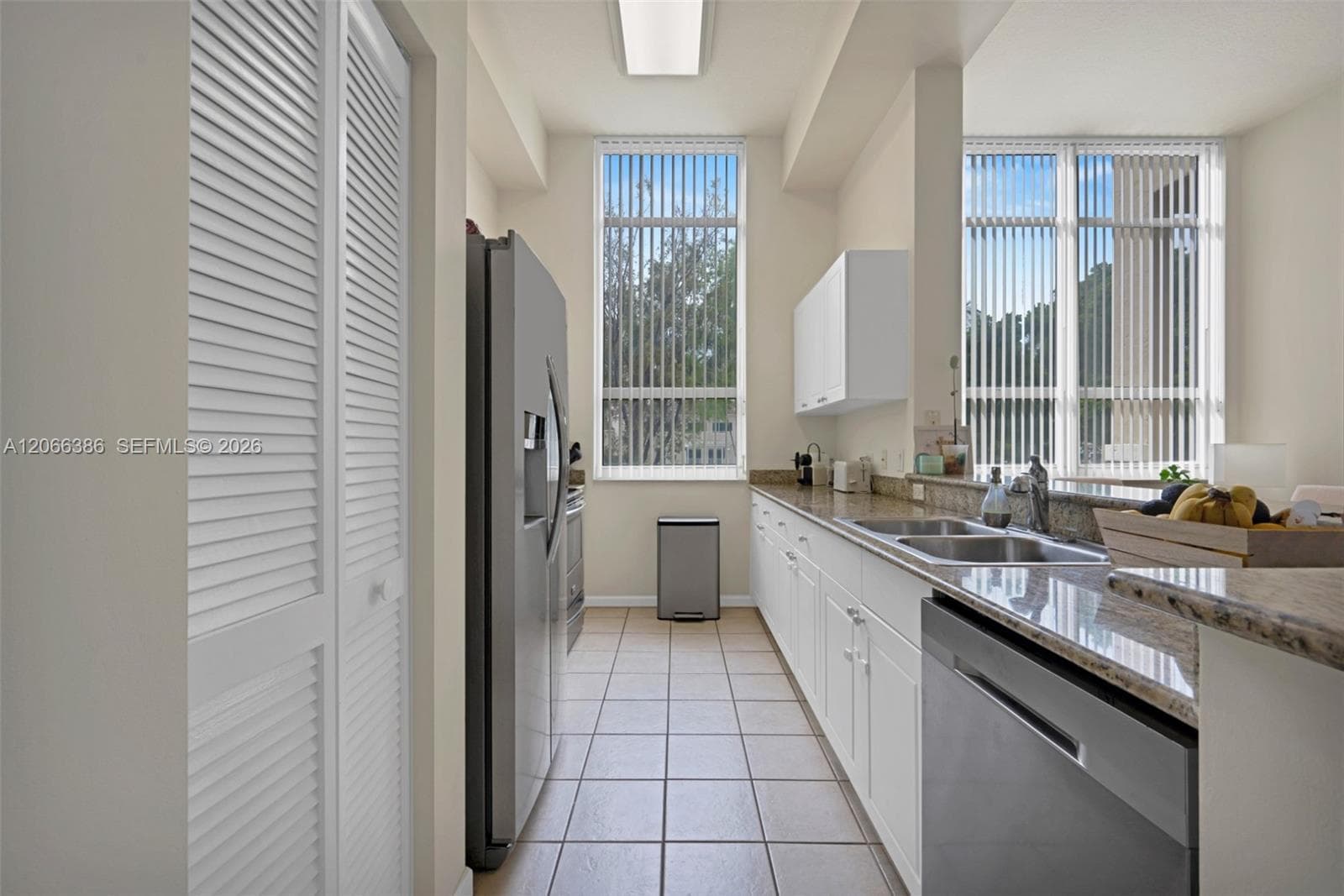 19501 W Country Club Dr # 208, Aventura, FL 33180 photo 5