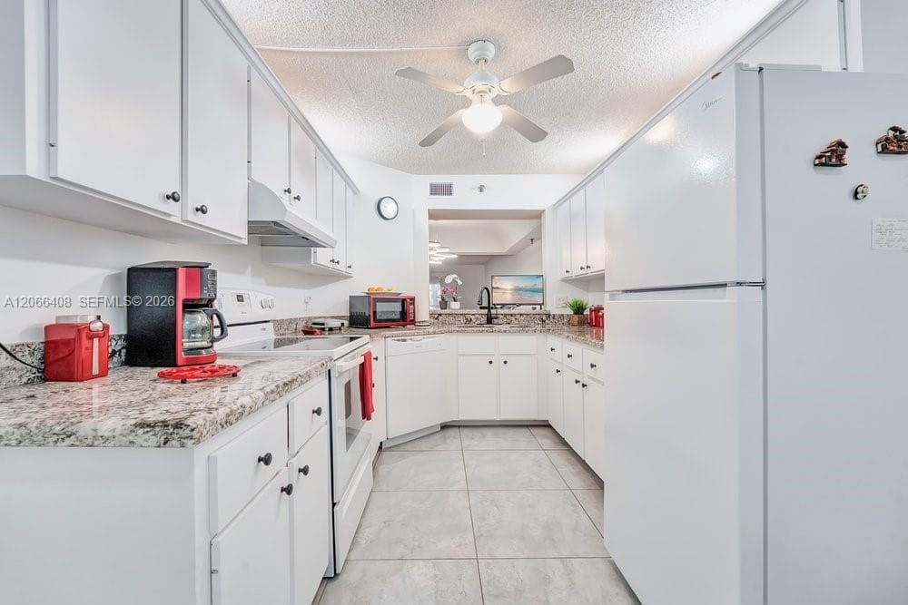 23344 Carolwood Ln # 201, Boca Raton, FL 33428 photo 2
