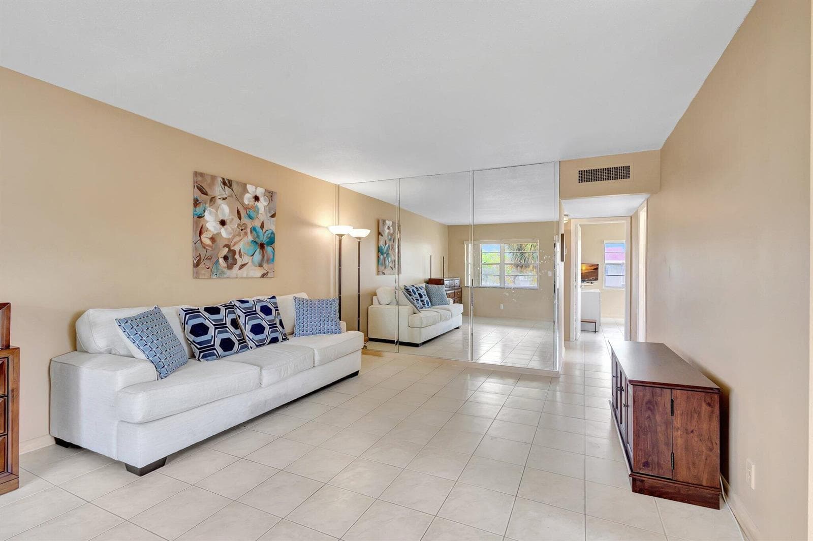 64 COVENTRY C, West Palm Beach, FL 33417 photo 3