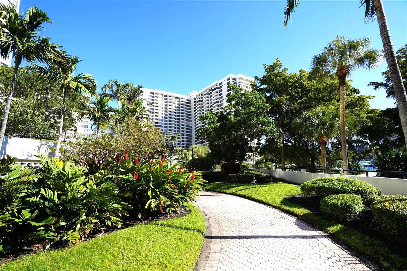 600 Three Islands Blvd # 1416, Hallandale Beach, FL 33009