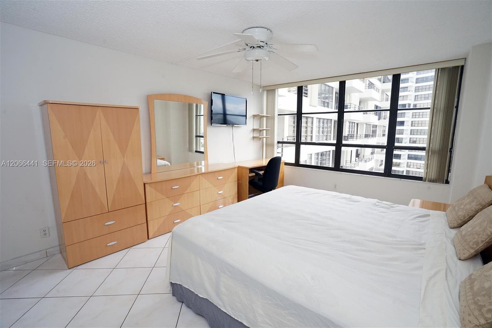 600 Three Islands Blvd # 1416, Hallandale Beach, FL 33009 photo 4