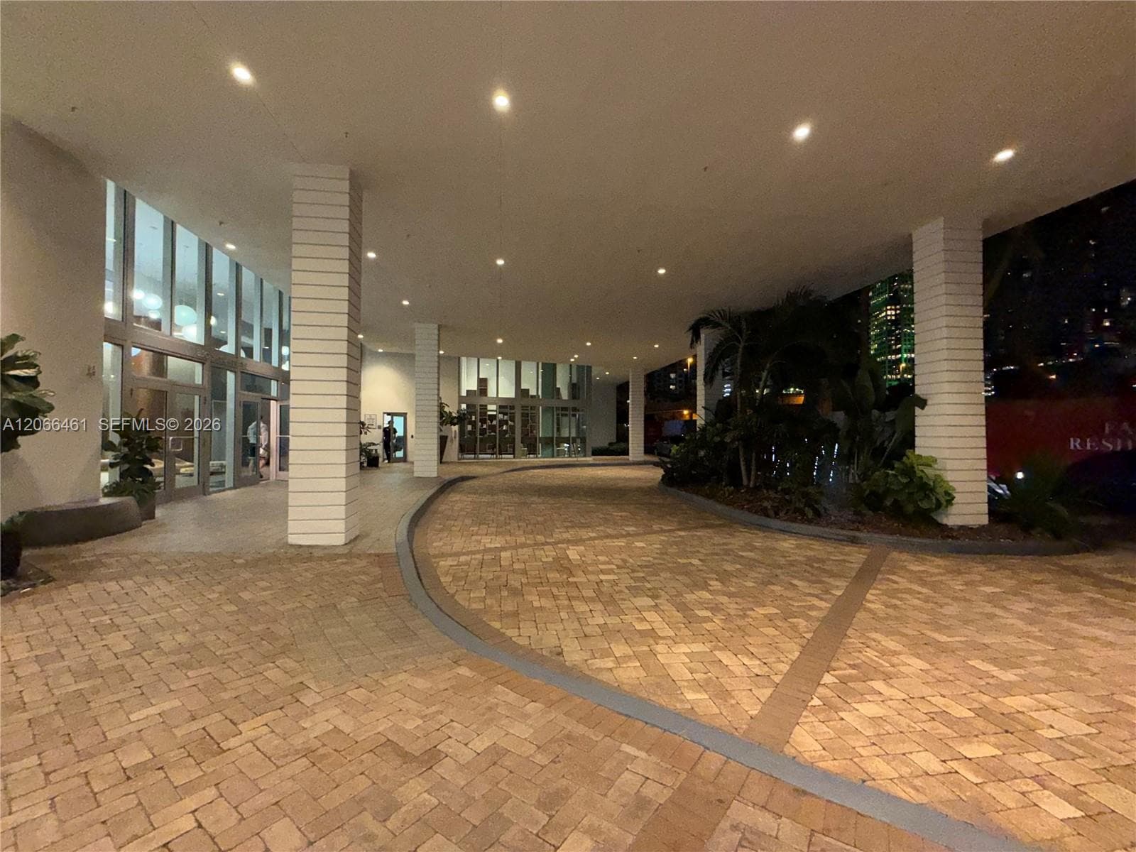 350 S Miami Ave # 304, Miami, FL 33130 photo 3