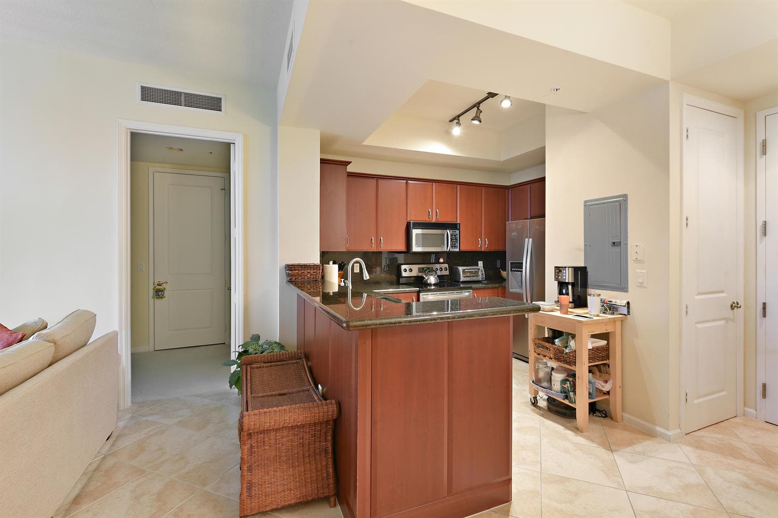 403 S SAPODILLA Avenue # 817, West Palm Beach, FL 33401 photo 5
