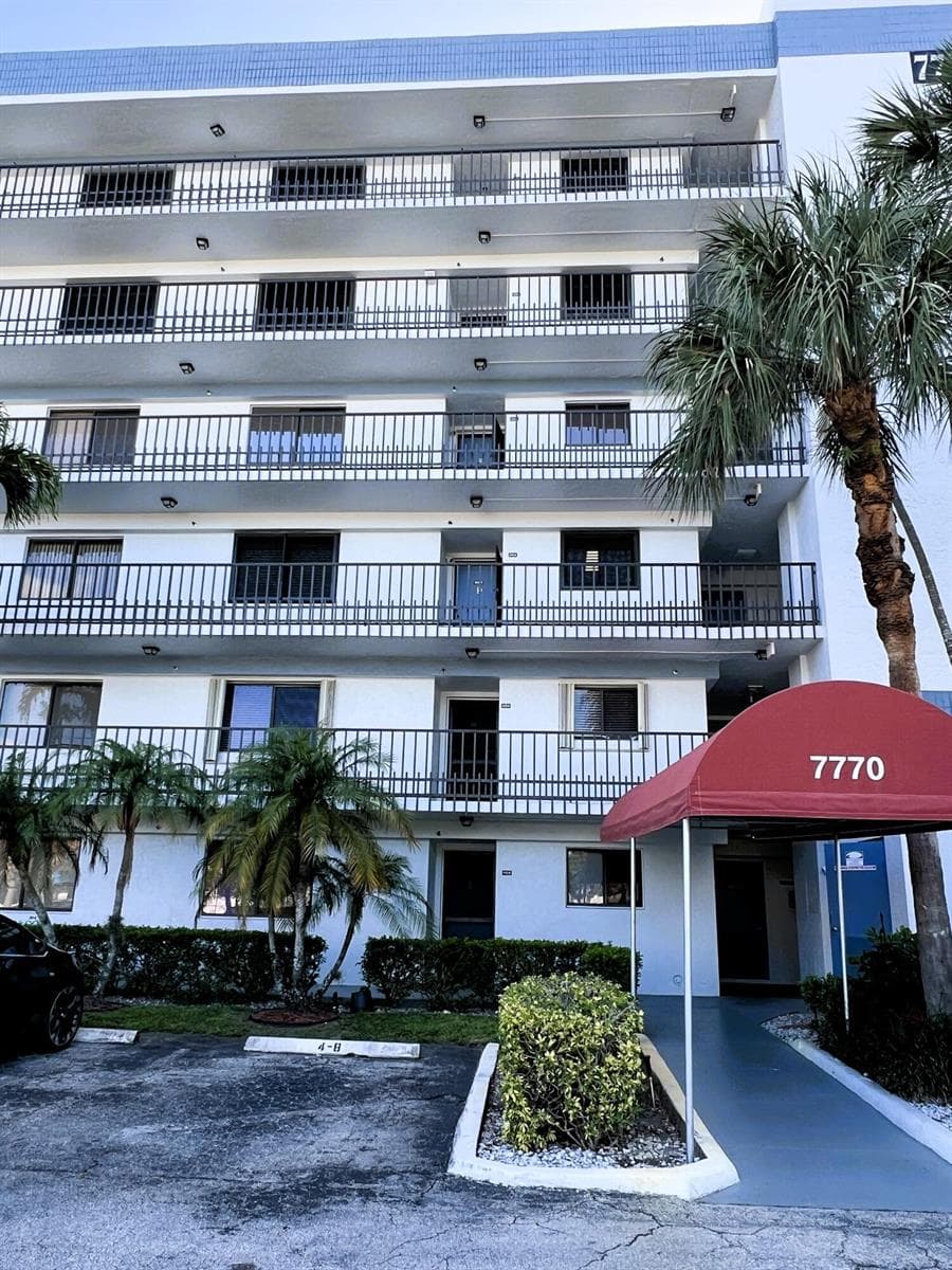 7770 TAHITI Lane # 504, Lake Worth, FL 33467