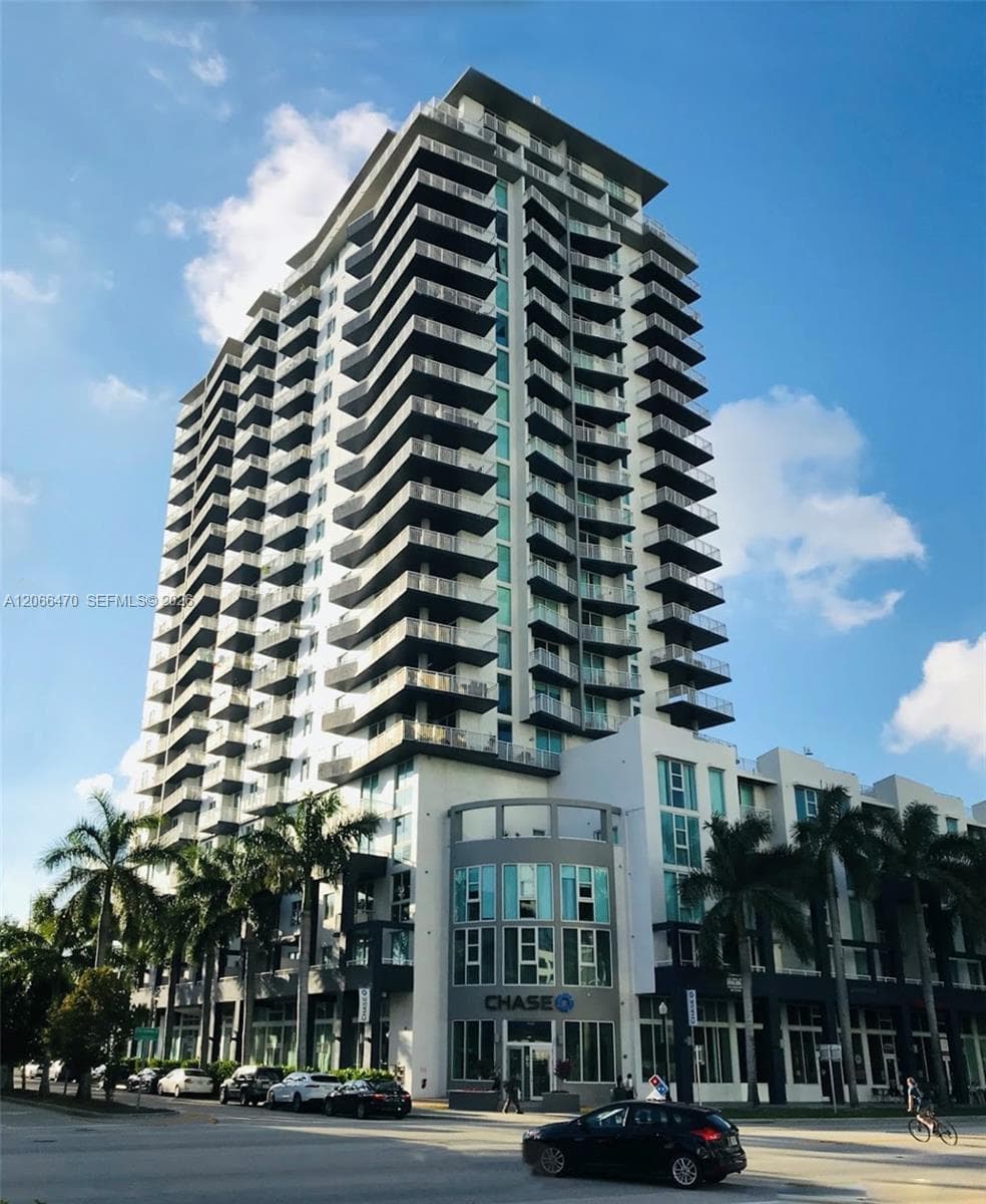 275 NE 18th St # 2004, Miami, FL 33132 photo 2