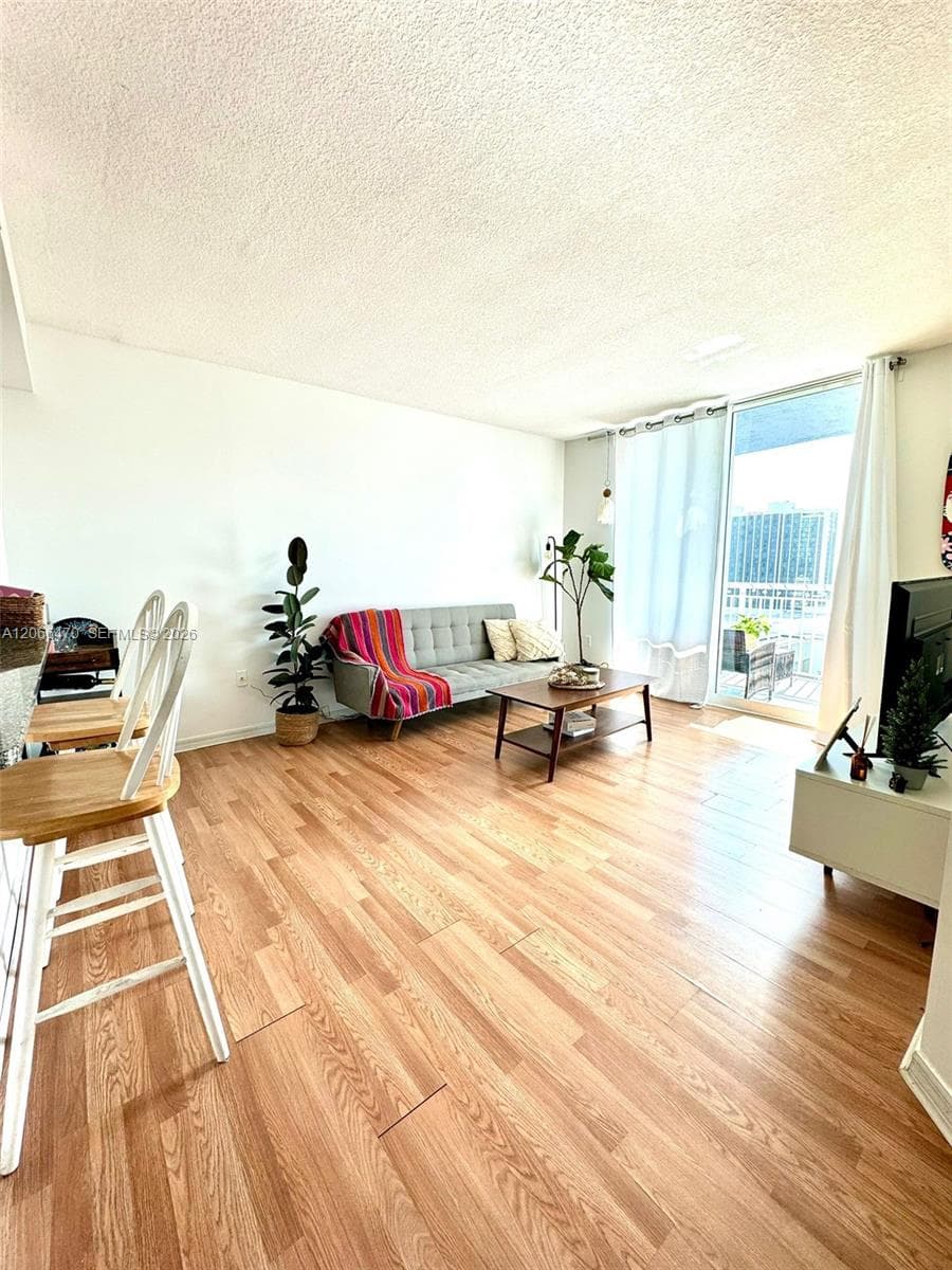 275 NE 18th St # 2004, Miami, FL 33132