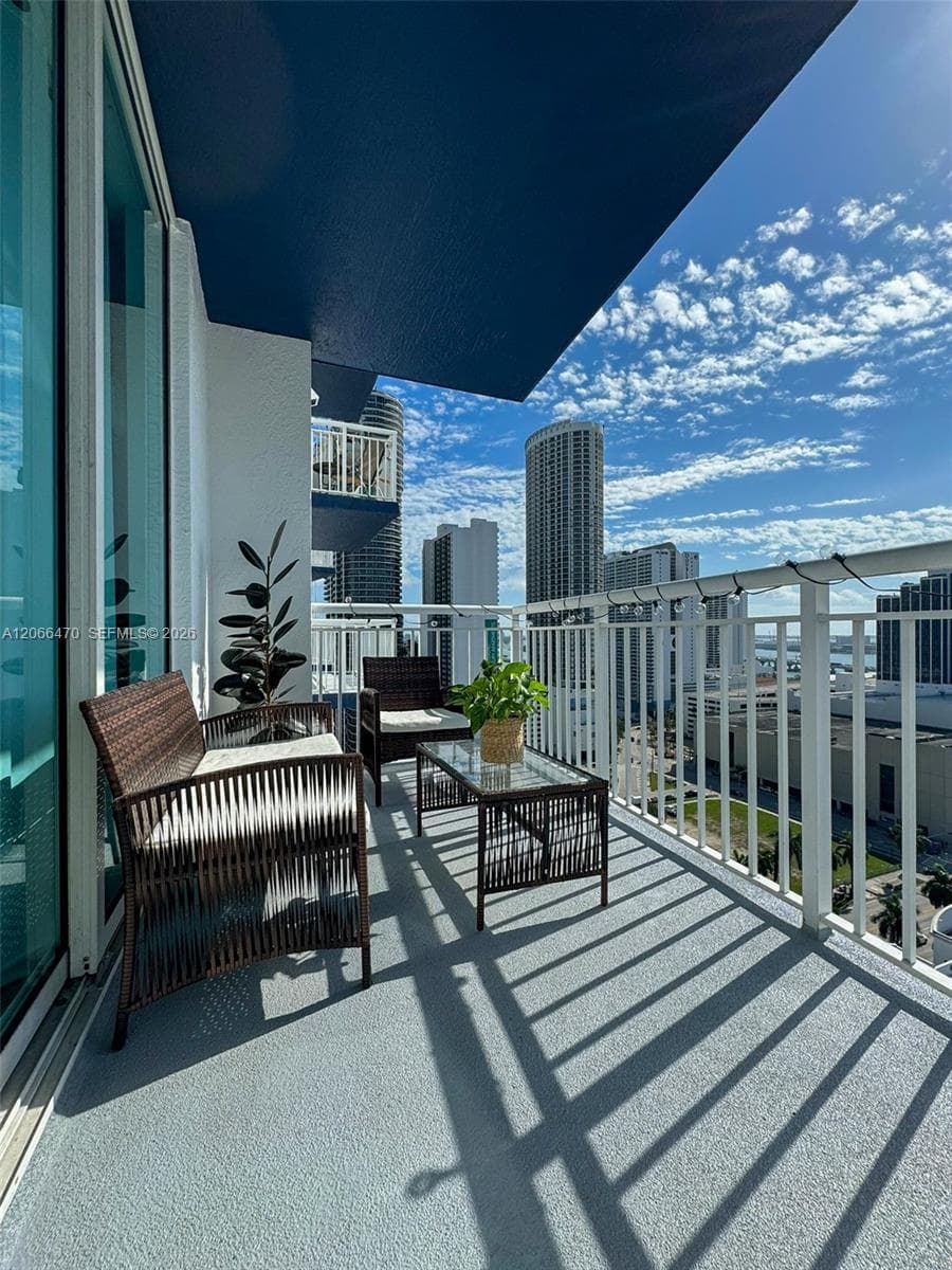 275 NE 18th St # 2004, Miami, FL 33132 photo 4