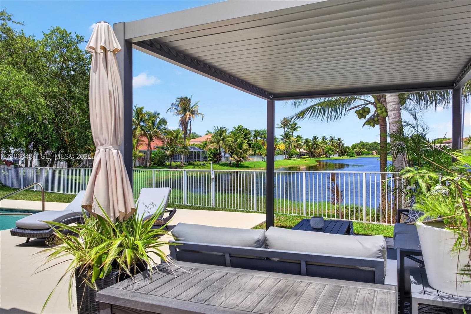 480 Cambridge Dr, Weston, FL 33326 photo 4