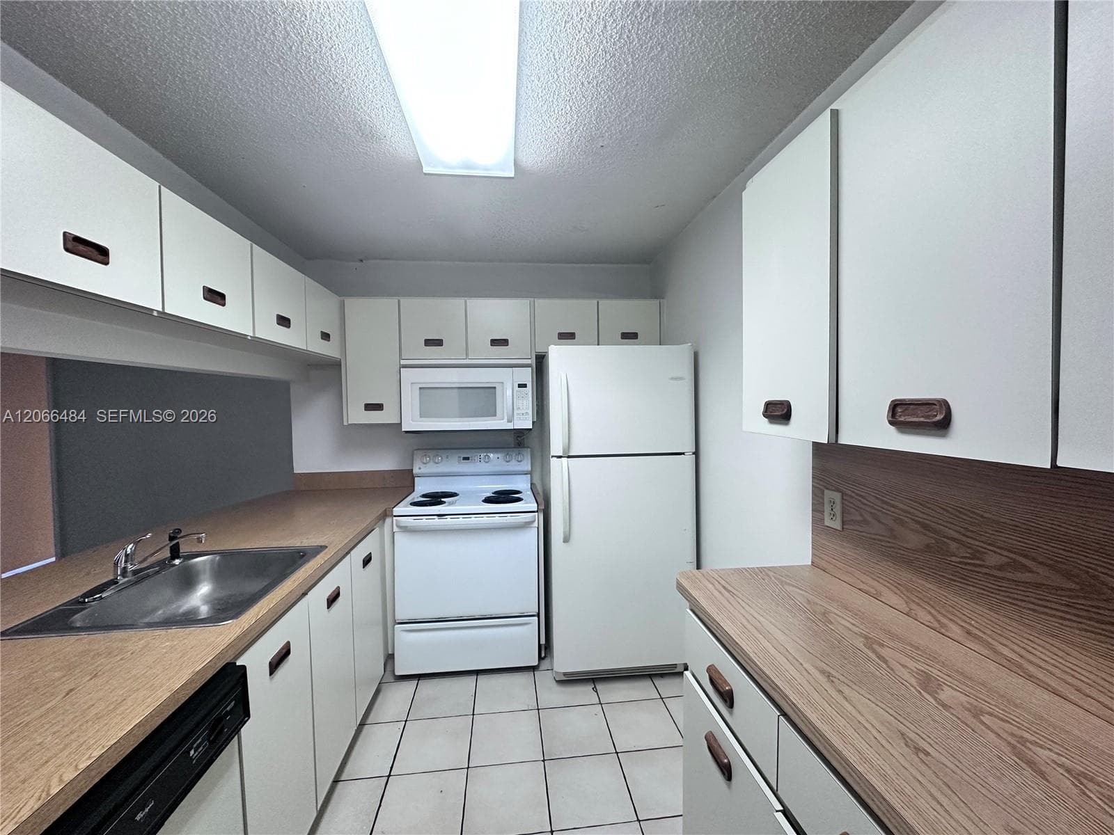 2740 W 63rd Pl # 13-25, Hialeah, FL 33016 photo 3