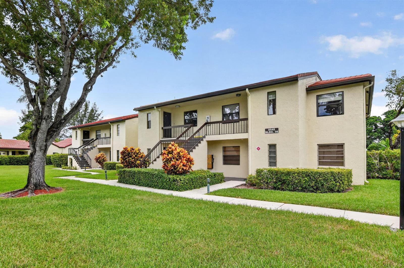 8545 Casa Del Lago # 38 H, Boca Raton, FL 33433 photo 2