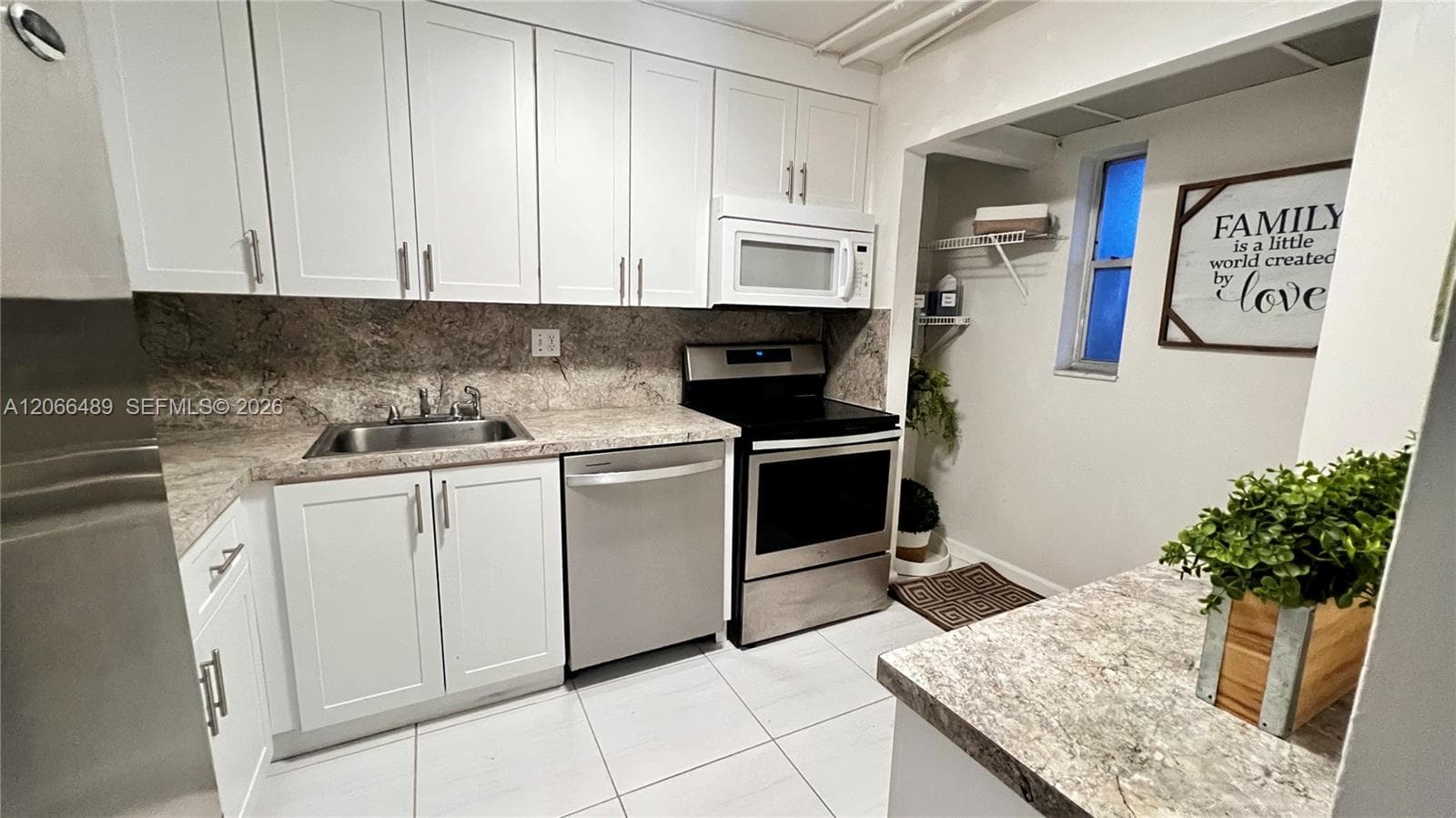 8060 Fairview Dr # 101, Tamarac, FL 33321