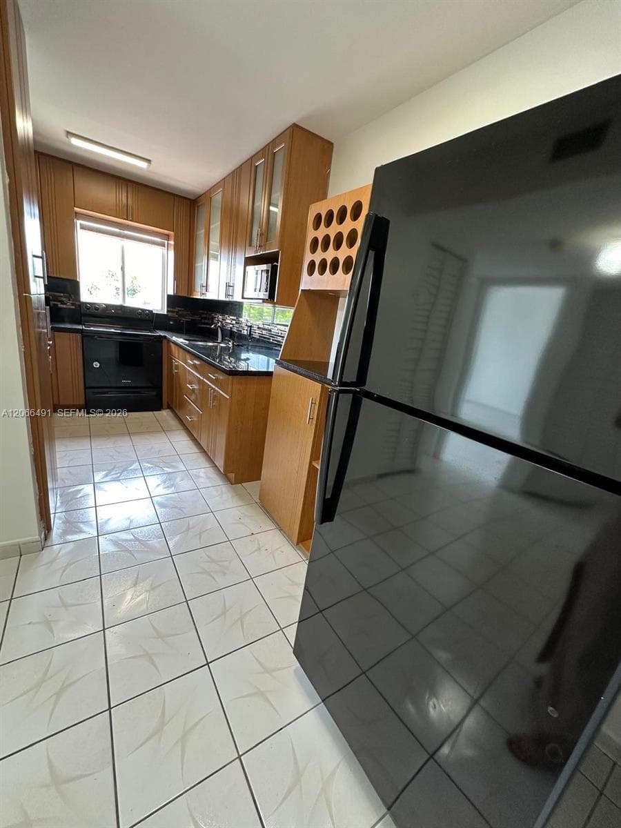 2921 SW 10th St # 33, Miami, FL 33135 photo 3