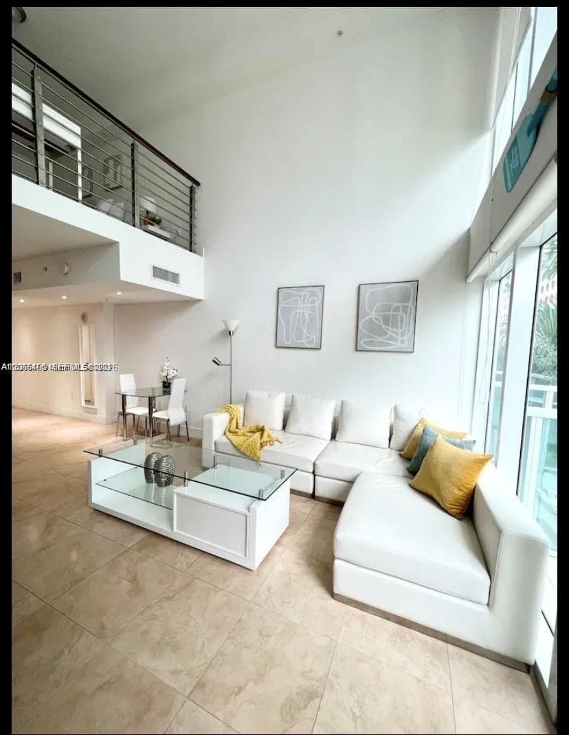41 SE 5th St # 414, Miami, FL 33131