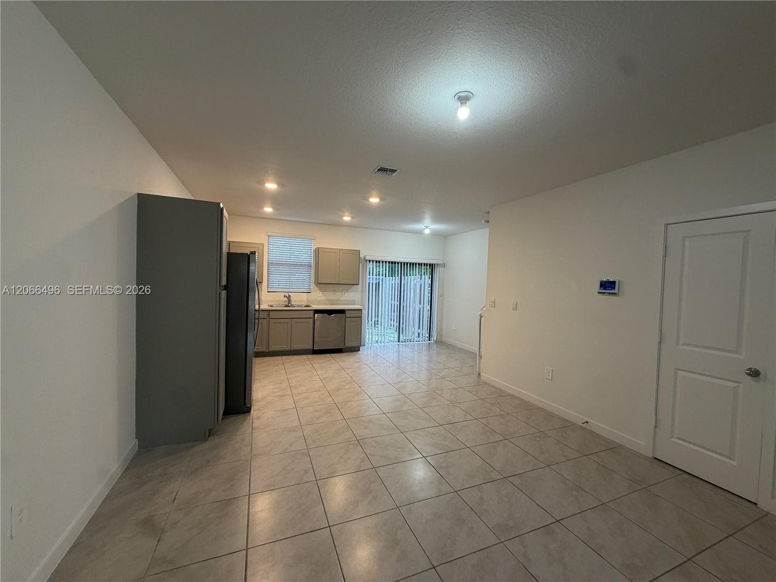 390 NE 12th St, Florida City, FL 33034 photo 4