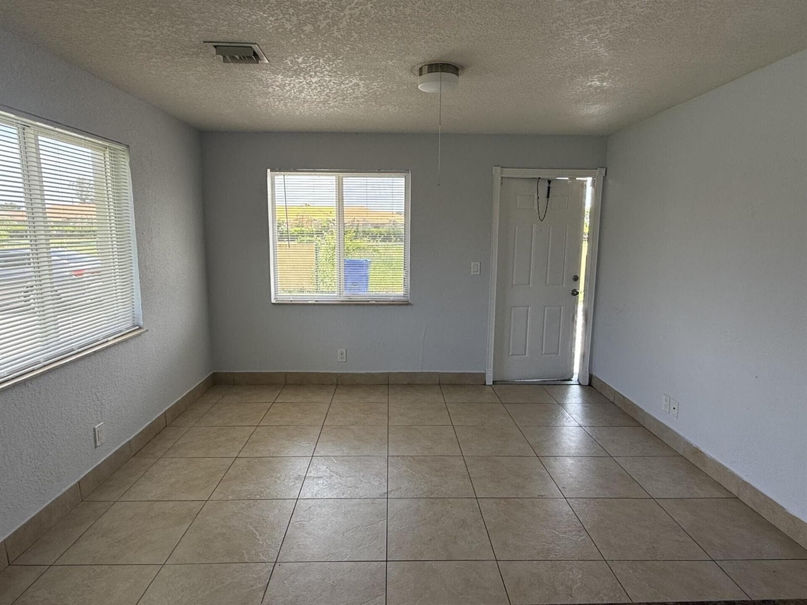 2820 Avenue S # 8, Riviera Beach, FL 33404 photo 2
