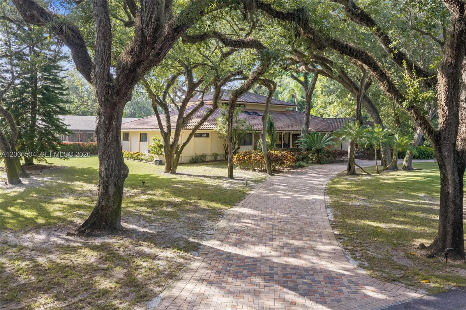 9490 Old Cutler Ln, Coral Gables, FL 33156 photo 4