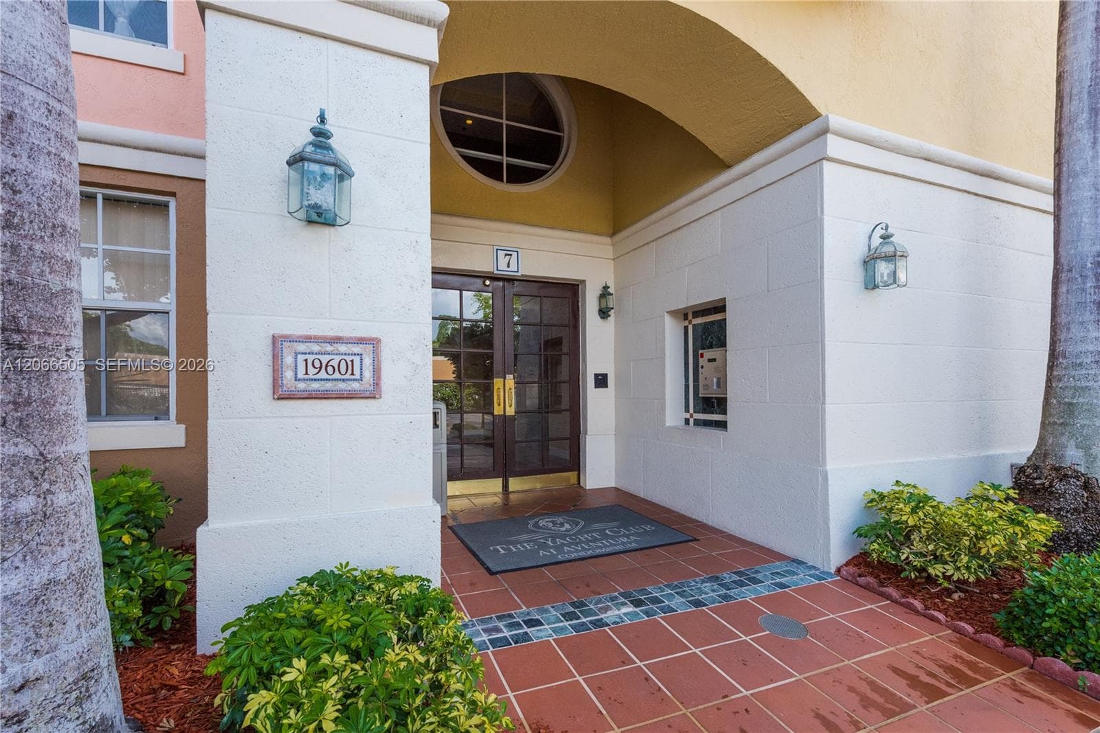 19601 E Country Club Dr # 7104, Aventura, FL 33180 photo 2