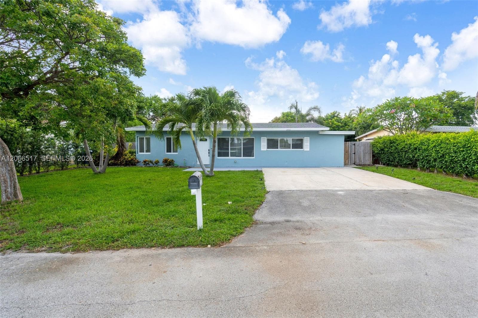 2721 NE 8th Ave, Pompano Beach, FL 33064 photo 3