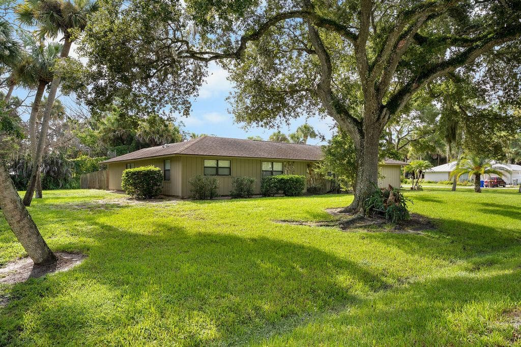 3596 12TH Street SW, Vero Beach, FL 32968 photo 3