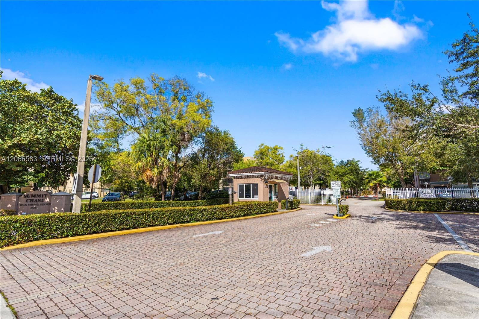 8501 NW 8th St # 106, Miami, FL 33126
