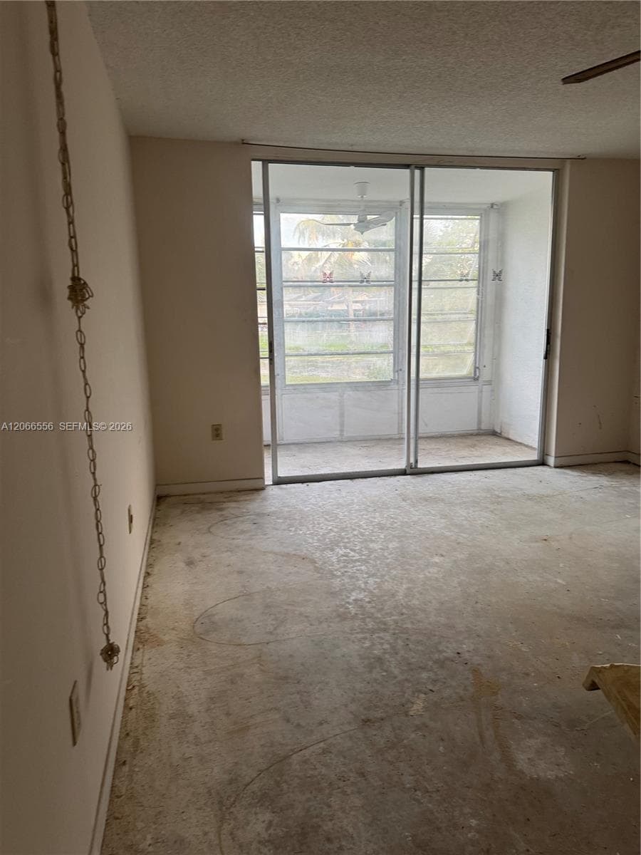 8325 Sunrise Lakes Blvd # 112, Sunrise, FL 33322 photo 2