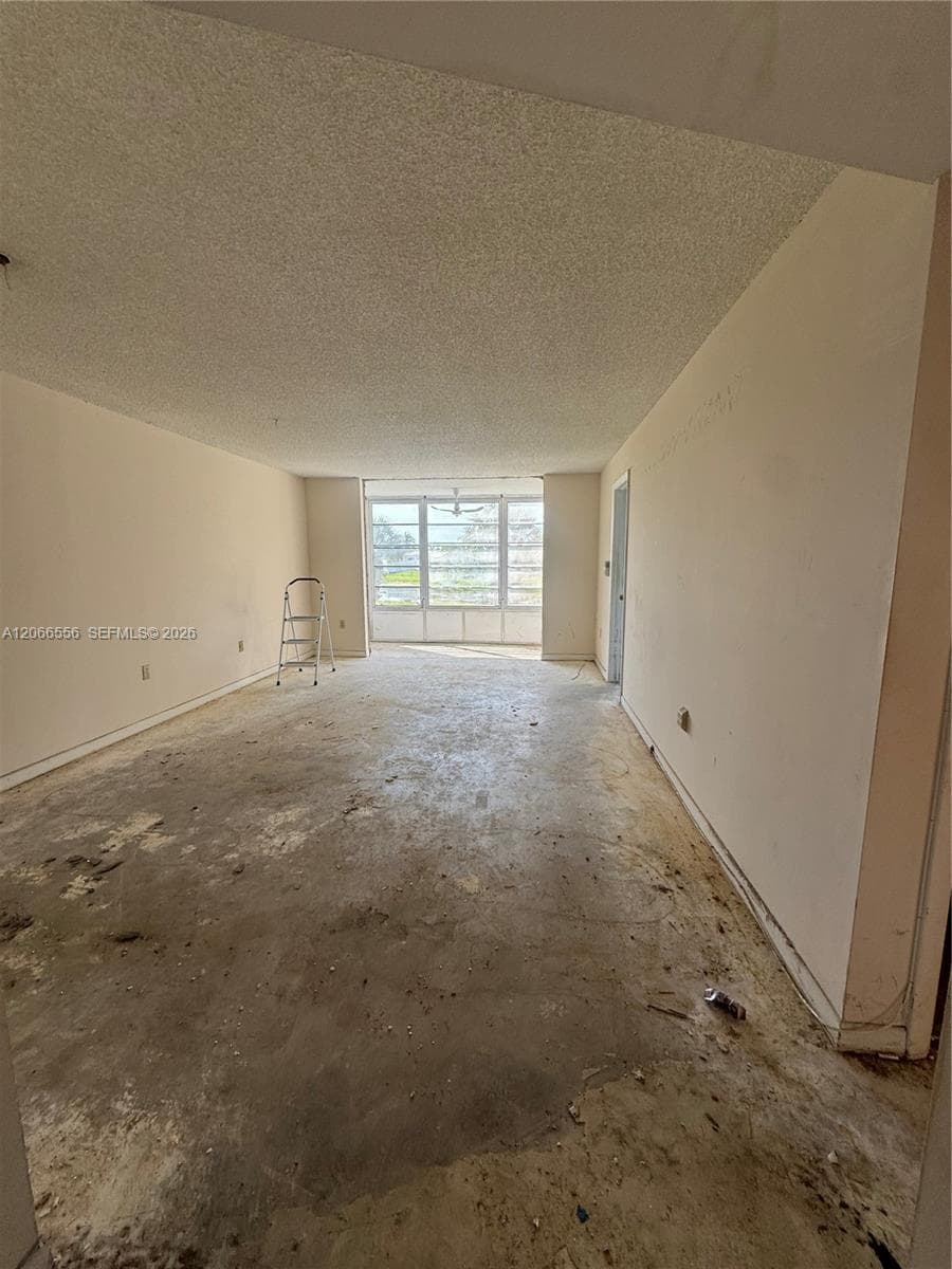 8325 Sunrise Lakes Blvd # 112, Sunrise, FL 33322 photo 4