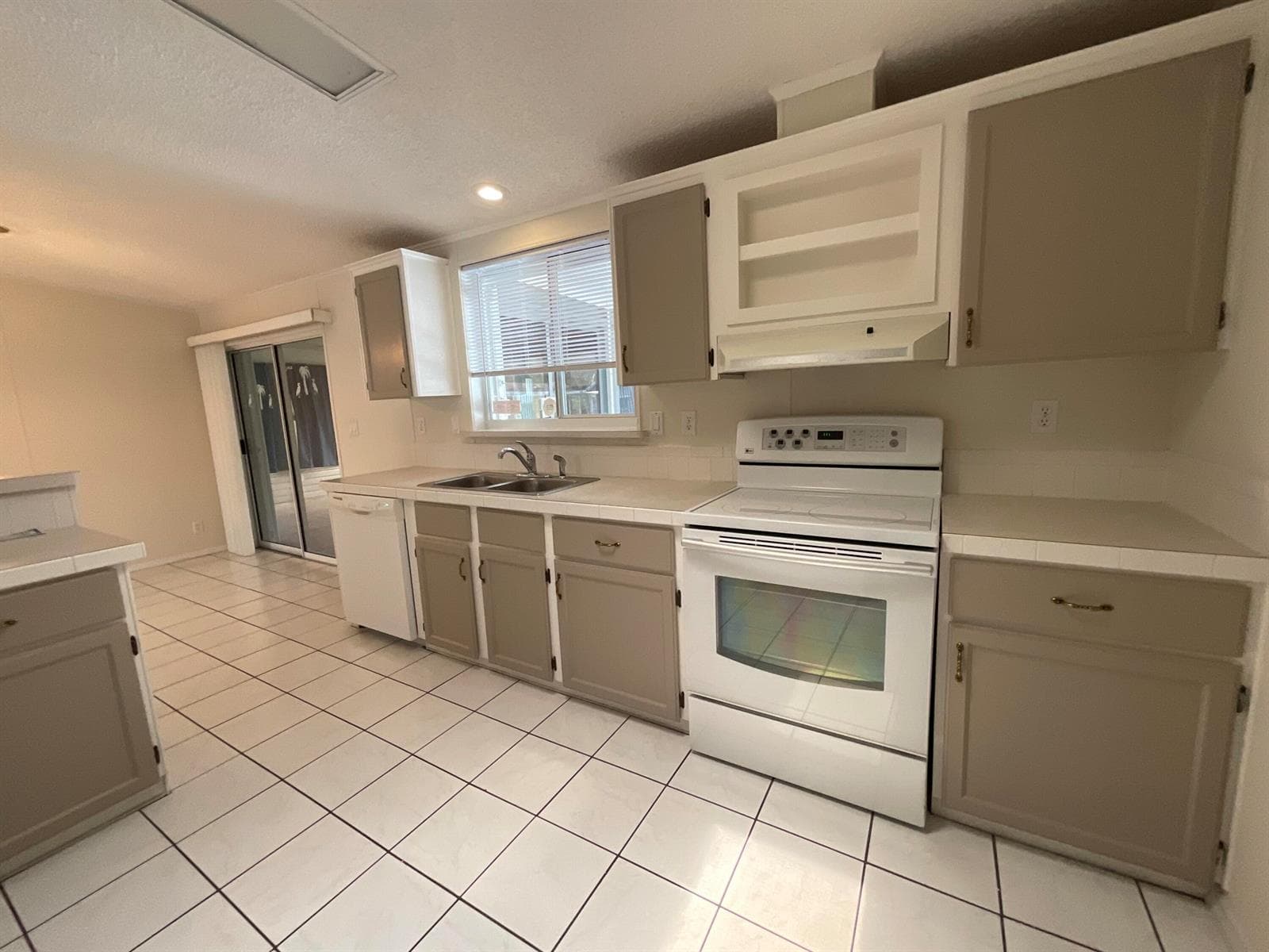 827 Sunglow Street, Boynton Beach, FL 33436 photo 5