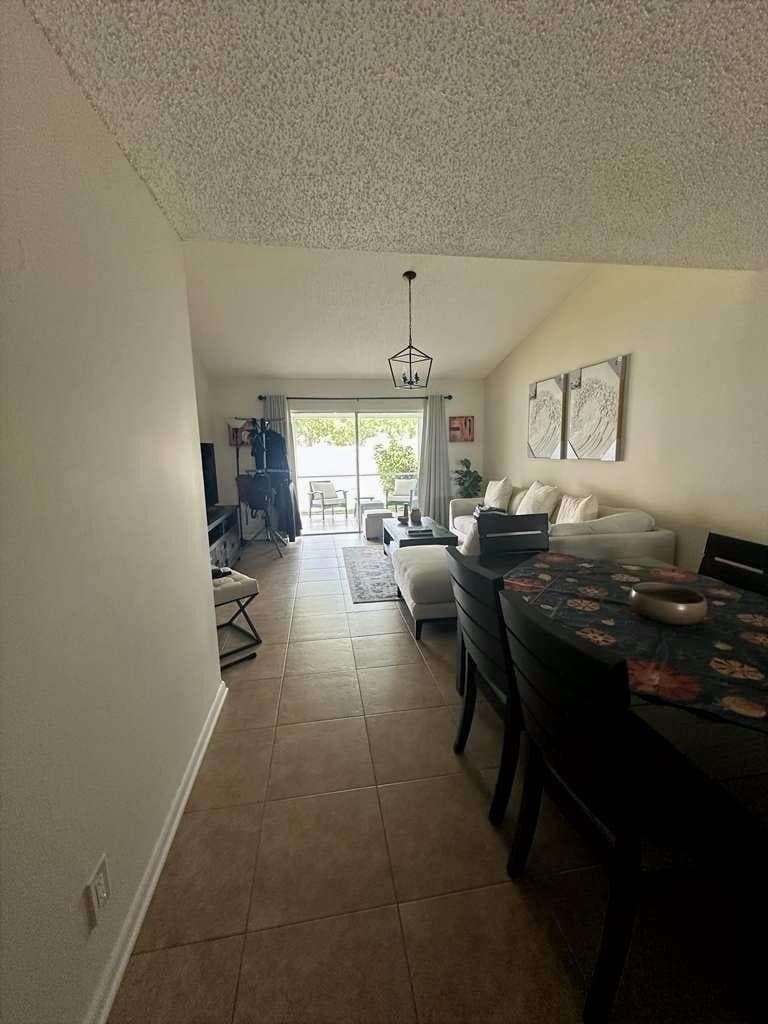 134 Oakwood Drive, Jupiter, FL 33458 photo 2