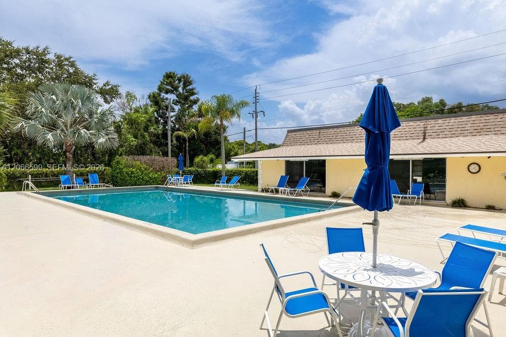 1166 6th Ave # B3, Vero Beach, FL 32960