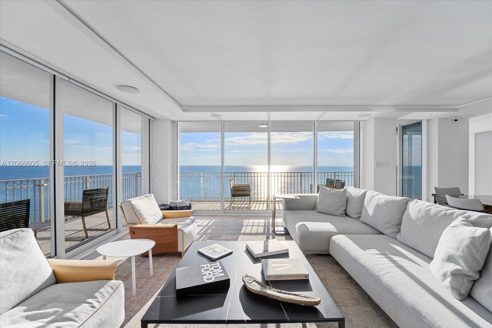 881 Ocean Dr # 11H, Key Biscayne, FL 33149