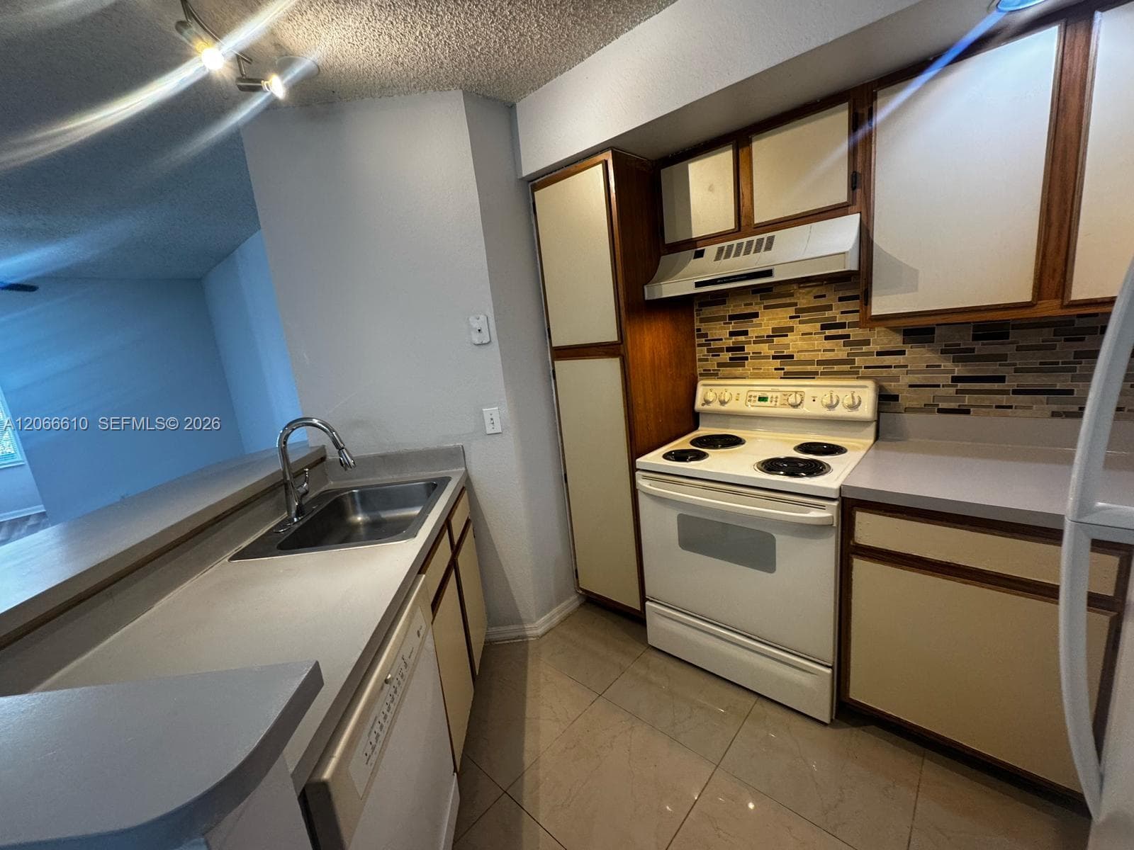 3360 N Pinewalk Dr N # 1324, Margate, FL 33063 photo 4