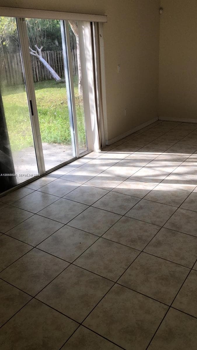 661 SW 10th st # 661, Florida City, FL 33034 photo 3