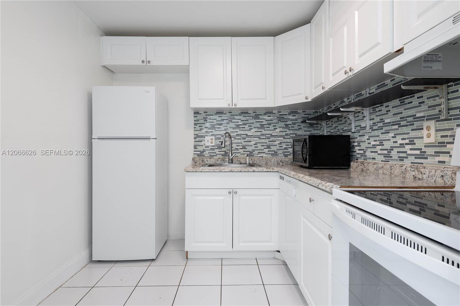 16751 NE 9th Ave # 401, North Miami Beach, FL 33162 photo 2