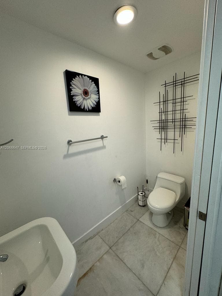 1040 Biscayne Blvd # 1505, Miami, FL 33132 photo 5