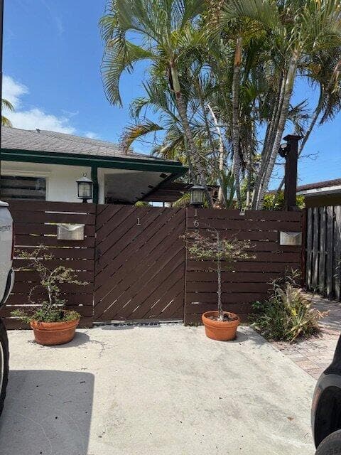 1637 NE 5TH Street # 2, Fort Lauderdale, FL 33301 photo 2