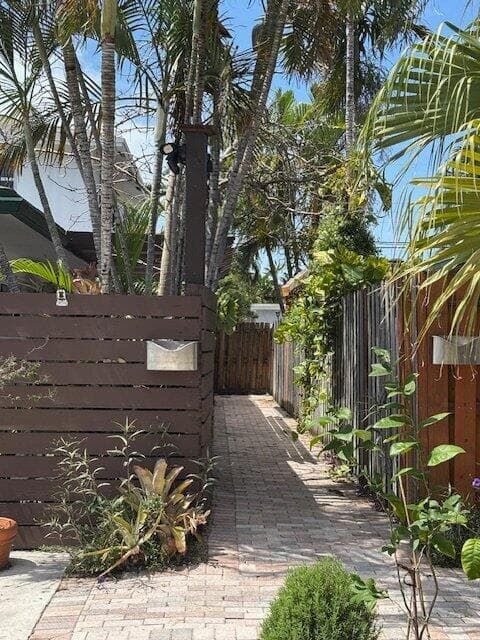 1637 NE 5TH Street # 2, Fort Lauderdale, FL 33301 photo 3