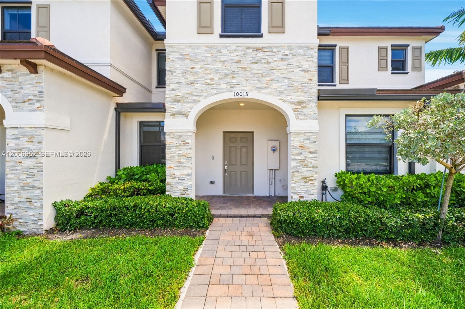 10018 SW 228th Ter, Miami, FL 33190 photo 2