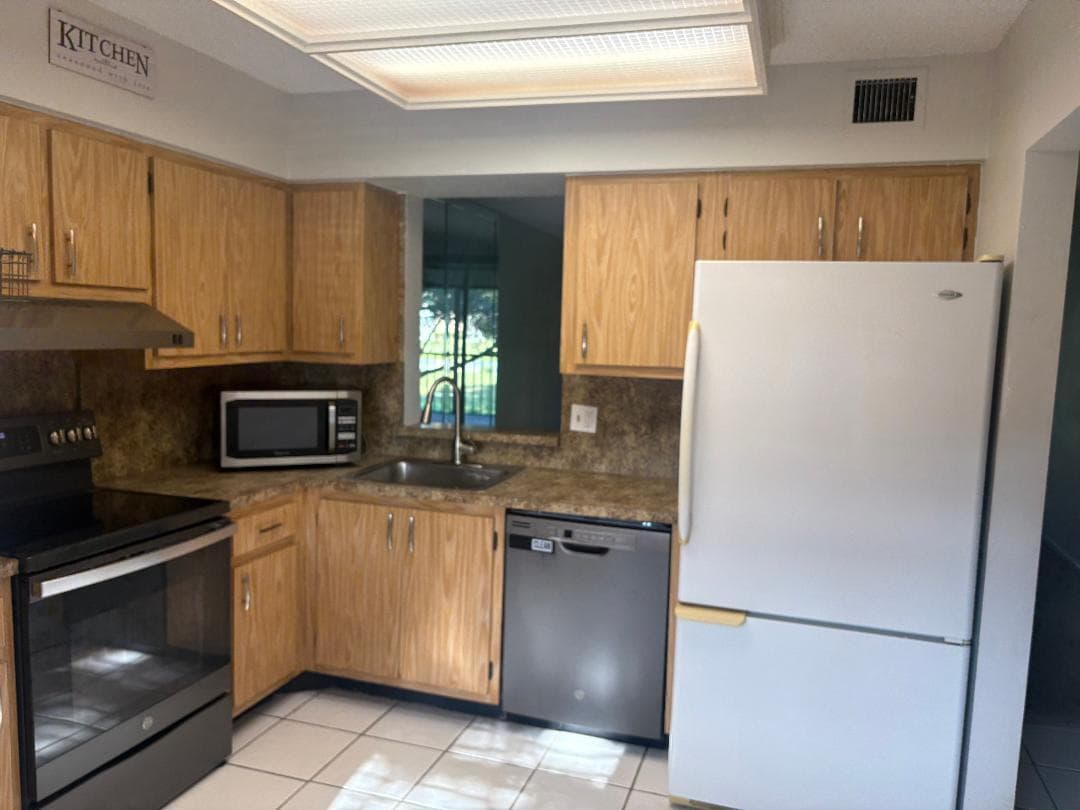 7300 Lake Cir Drive # 202, Margate, FL 33063