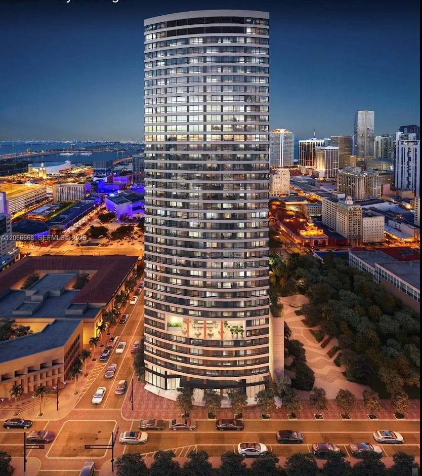 225 N Miami Ave # 2801, Miami, FL 33128