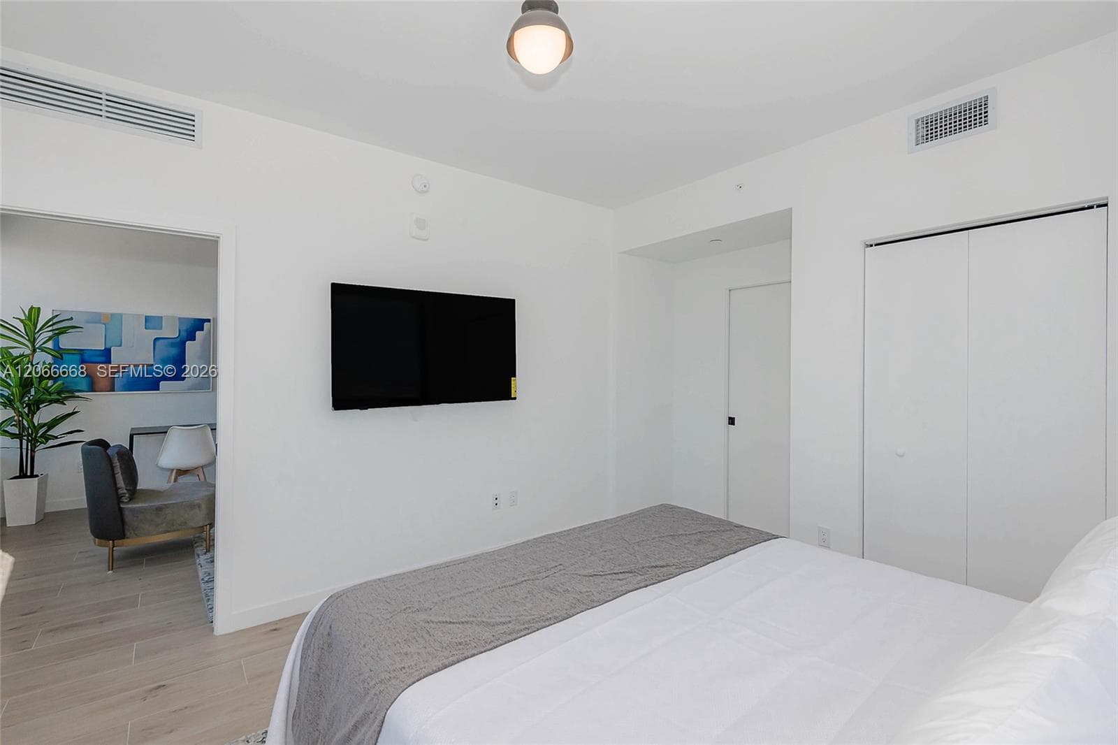 225 N Miami Ave # 2801, Miami, FL 33128 photo 5