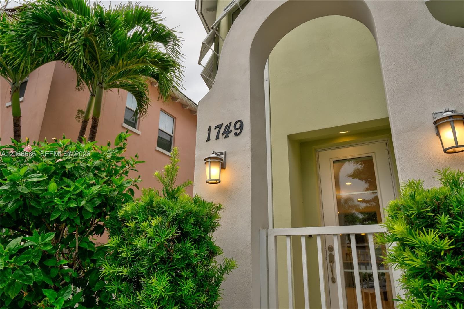 1749 NE 9th St, Fort Lauderdale, FL 33304 photo 3